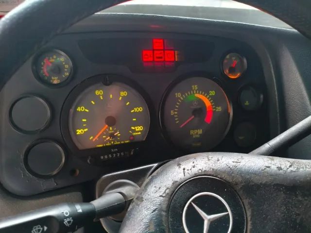 MB 1634, ANO 2009 6x4 - Foto 4
