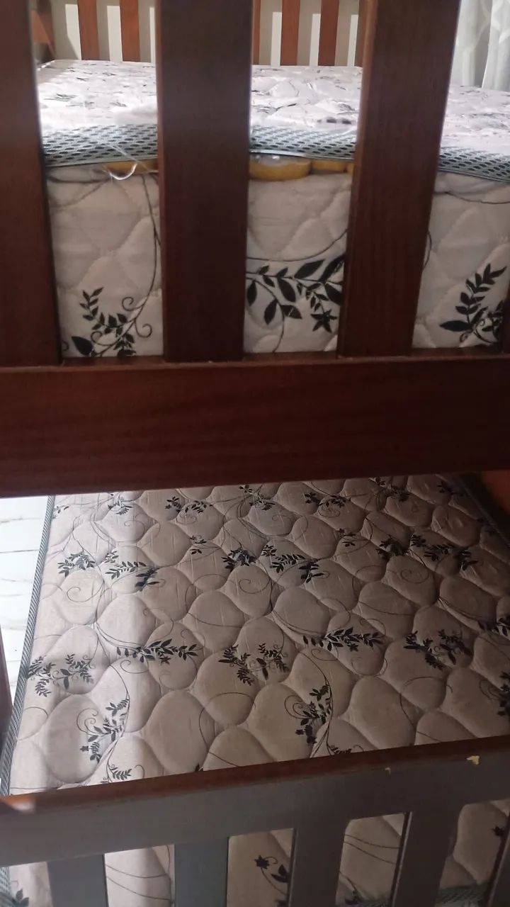 cama beliche madeira maciça+colchões  - Foto 4