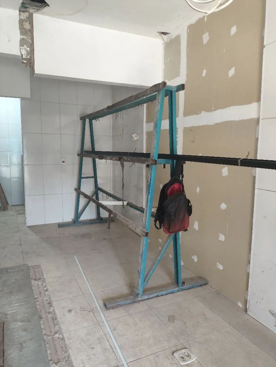 Cavaletes para vidros.