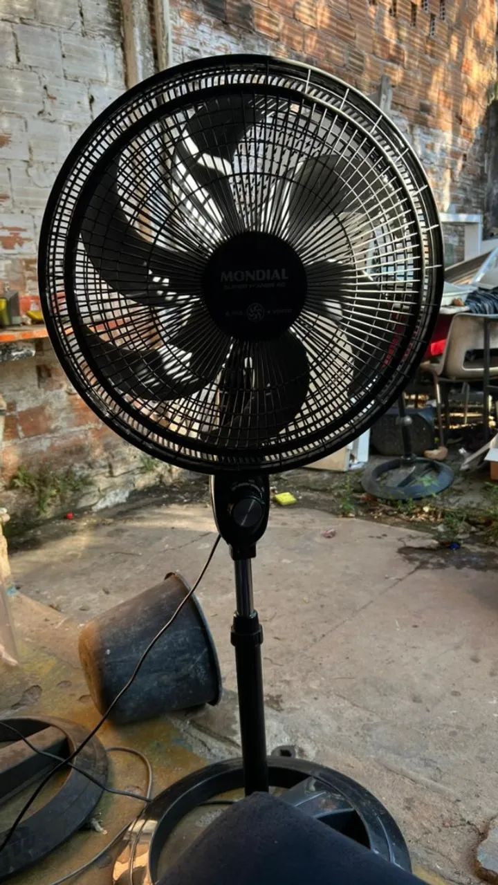 Ventilador 6 pás de Pé