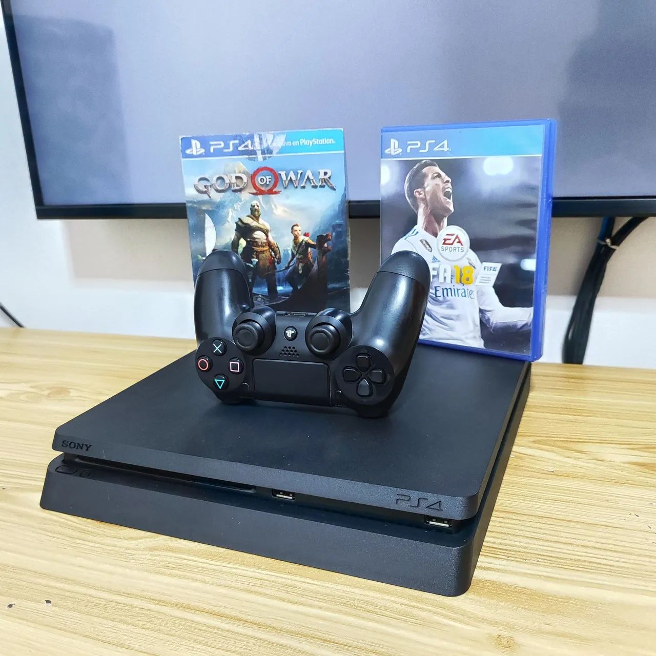PS4 Slim + 2 jogos - Aceito envio  - Foto 2
