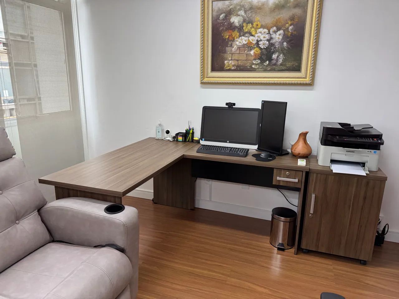 Mesa em L escritório MDF amadeirado - Foto 3
