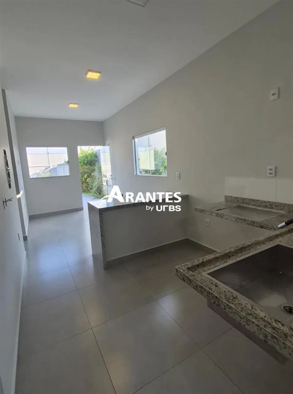 Casa com 112,33m² 2 quartos à venda no bairro Laranjeiras - Foto 2