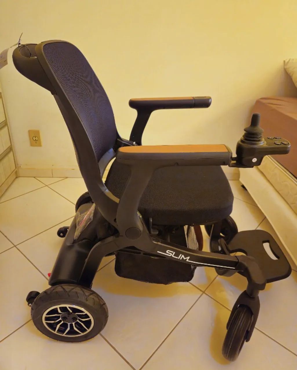 Cadeira Motorizada PowerLite Slim cor preta - Foto 4