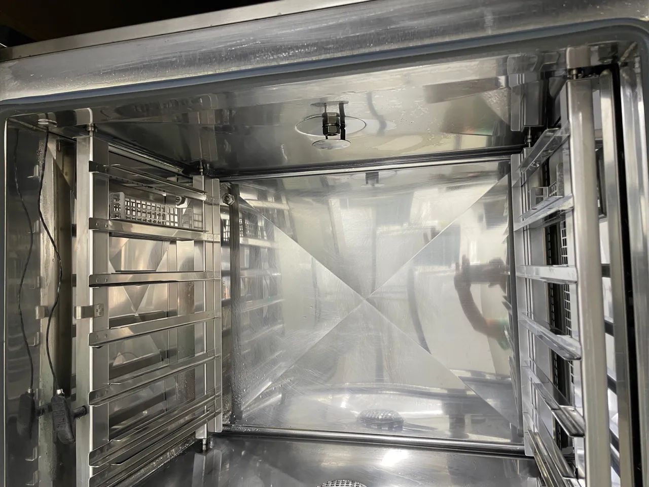 Forno Combinado Higienização Automática Prática C-max Evo 06 - Foto 4
