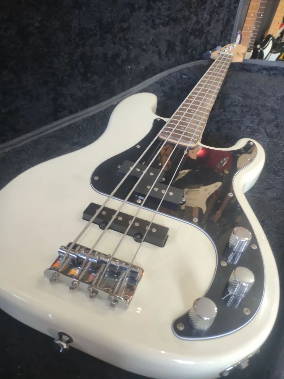 Squier PJbass 4 cordas ACEITO TROCAS 