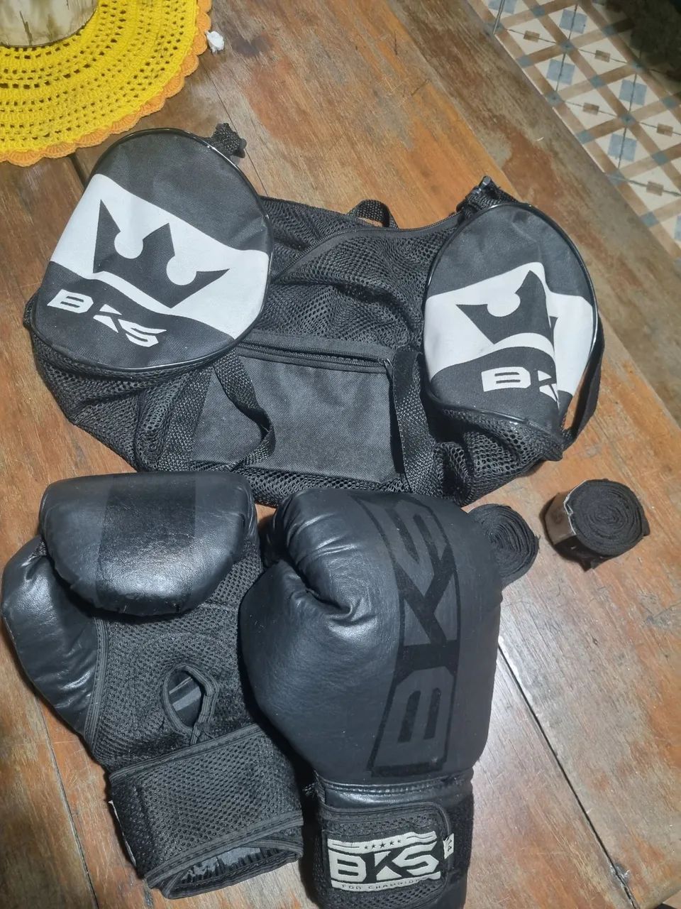 Luvas, bandagens e bag de kickbox - Foto 4