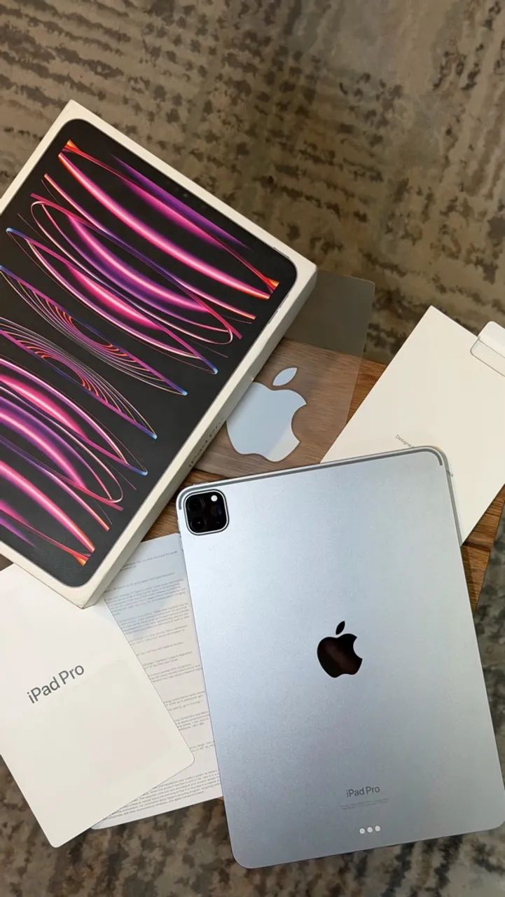 iPad Pro 11" M2 128GB (Space Gray) - Apple (c/ caixa e manual)