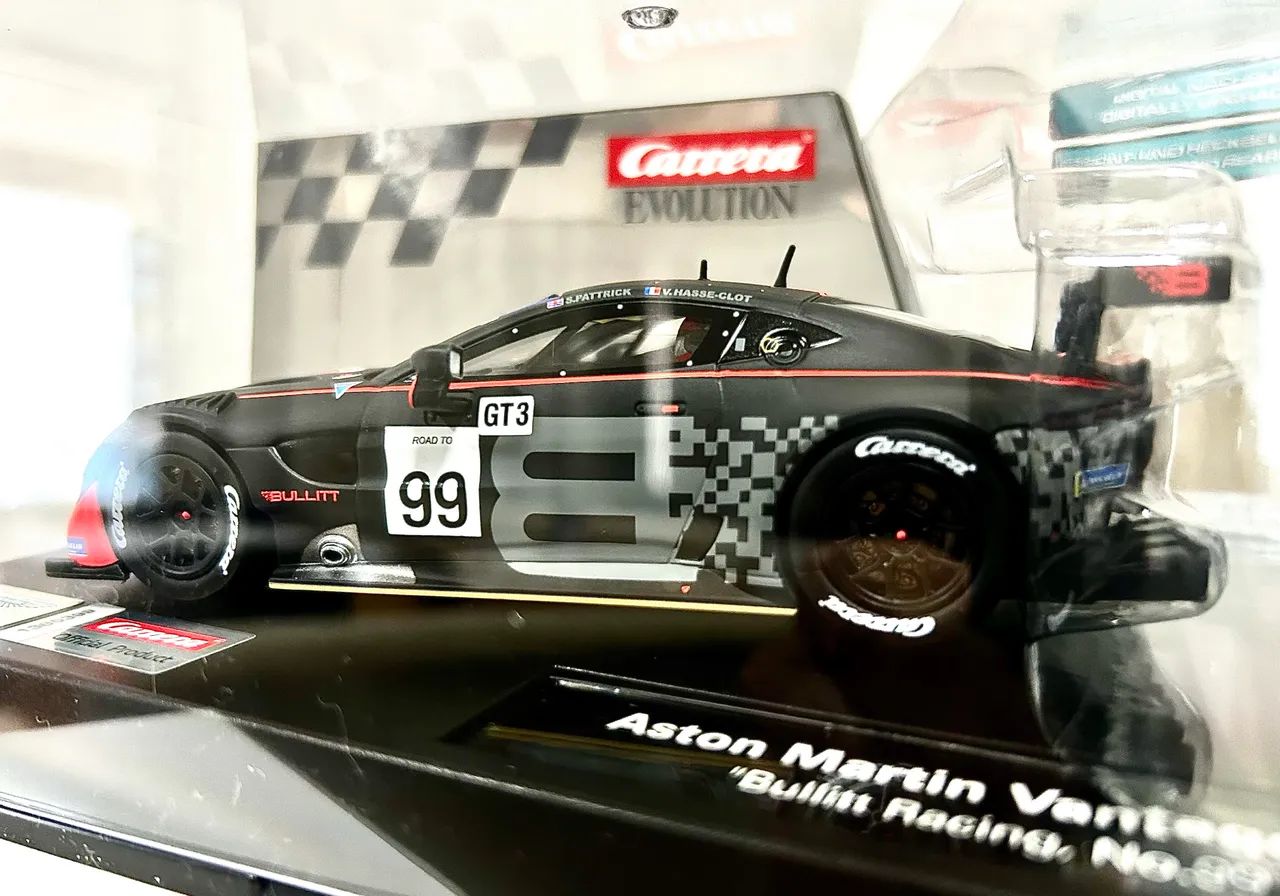  Carrinho Autorama Carrera Aston-Martin Vantage GT3 Bullitt 1:32 Scale Evolution  - Foto 4