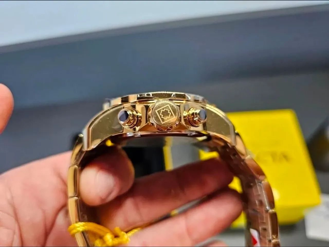 Relógio Invicta Pro Diver 0073 banhado a ouro 18k  - Foto 5