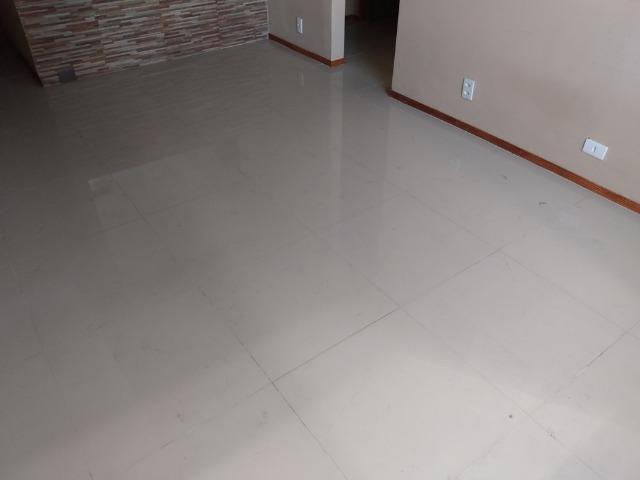 Vendo Méier Apartamento reformado 2 qts com elevador e vaga - Foto 3