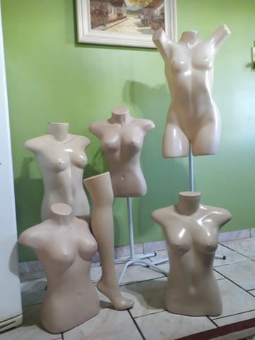 5 manequins busto mais uma perna