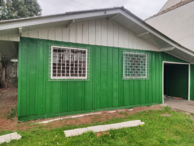 Aluga-se casa sozinha no terreno no Boqueirão!