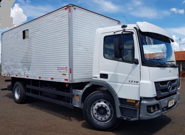 CAMINHÃO MERCEDES-BENZ