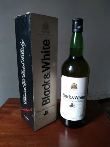 Whisky Black & White para colecionadores original lacrado 