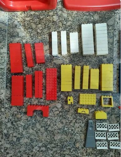 Lego Basic 1577 (made in italy) com balde vermelho original