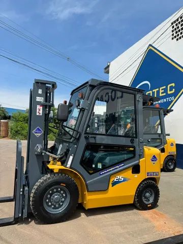 Locação de empilhadeira cabinada 2,5 toneladas/diesel  - Foto 4