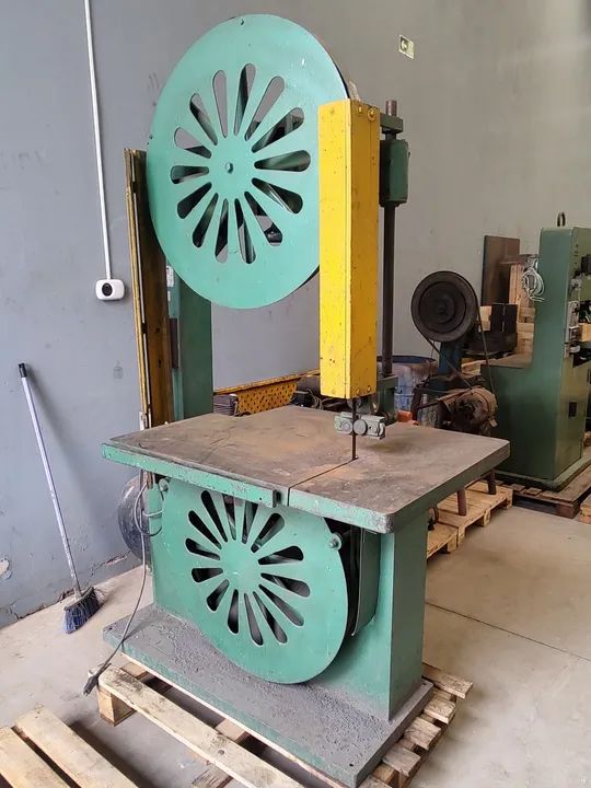 Serra fita vertical Mazutti