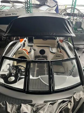Vendo lancha Focker 21.5 - 8 pessoas, cabinada. - Foto 2