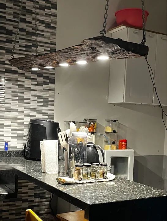 Luminária de madeira rústica 