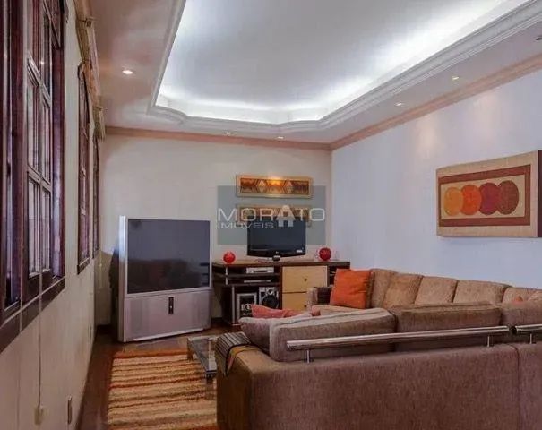 Casa de 4 quartos, 4 banheiros 4 vagas no Bairro Castelo.