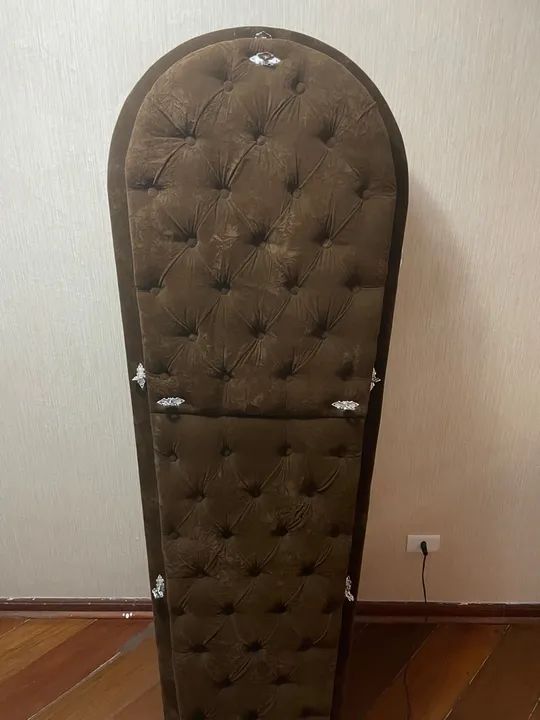 Caixão de Veludo Marrom - Foto 2