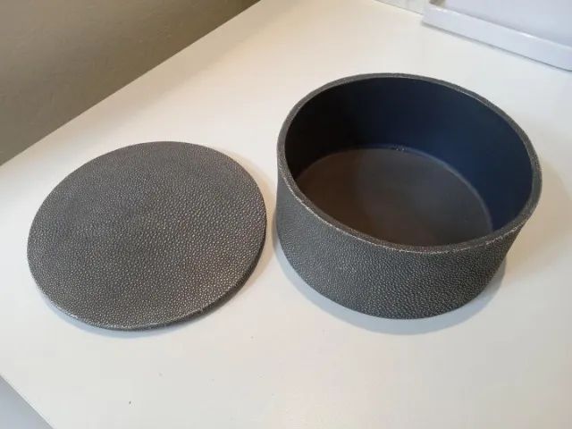 Pote Redondo c/ tampa em Plástico Cinza 8 cm x 16 cm x 16 cm