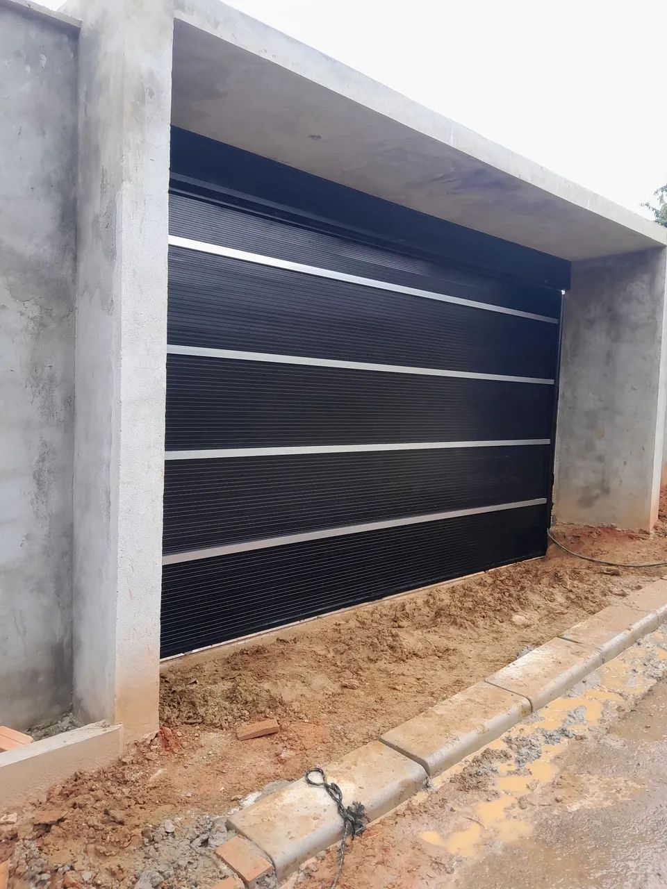 Portão de Alumínio R$600 o metro quadrado 