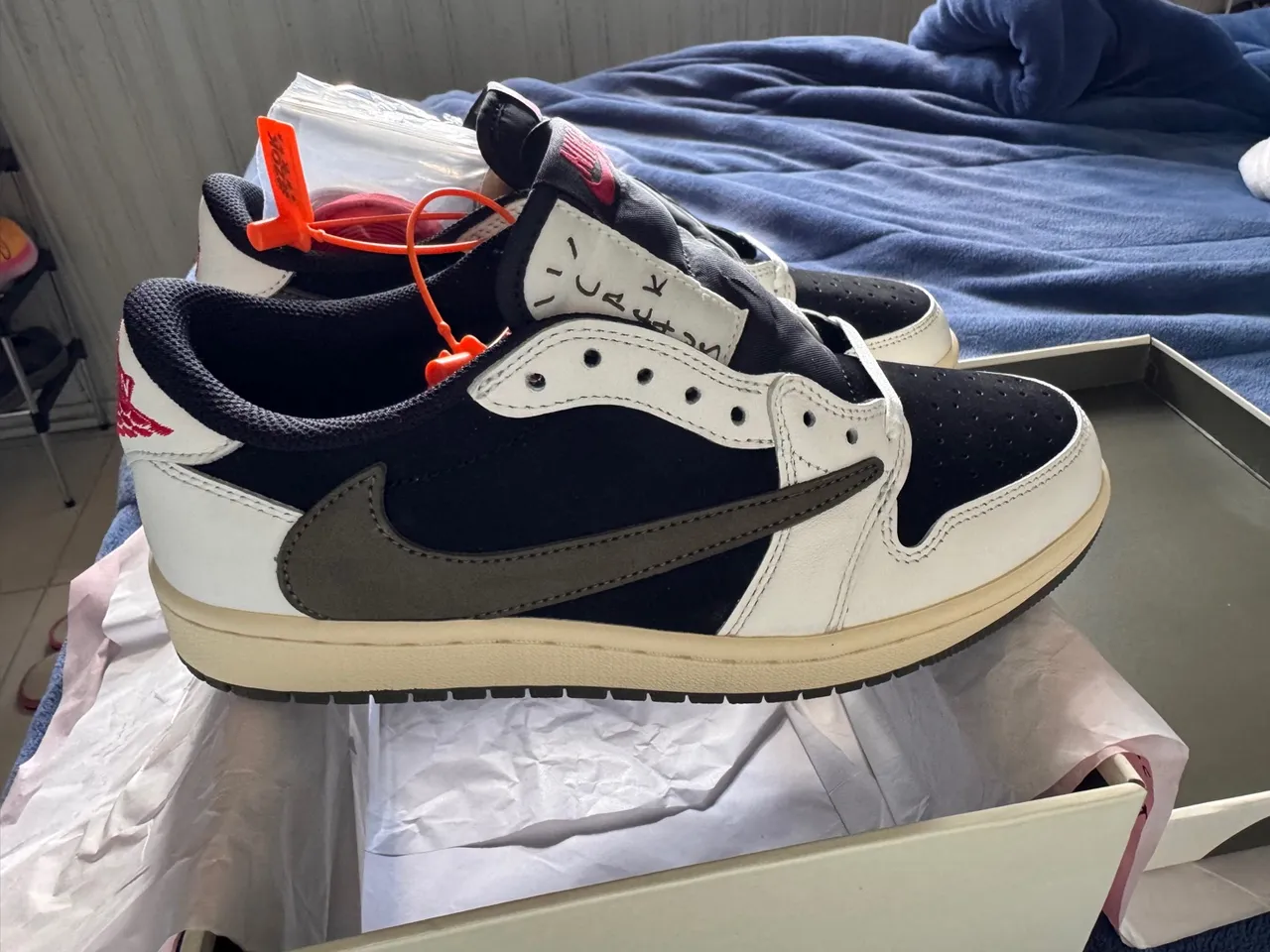Travis Scott x Air Jordan 1 Low Olive