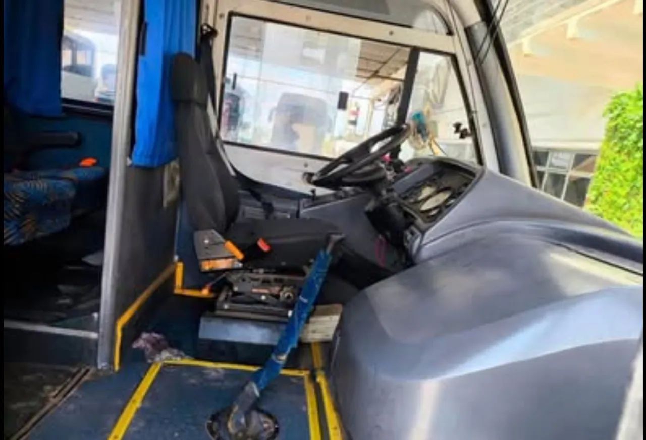 Microonibus Buscar 2009 - Foto 6