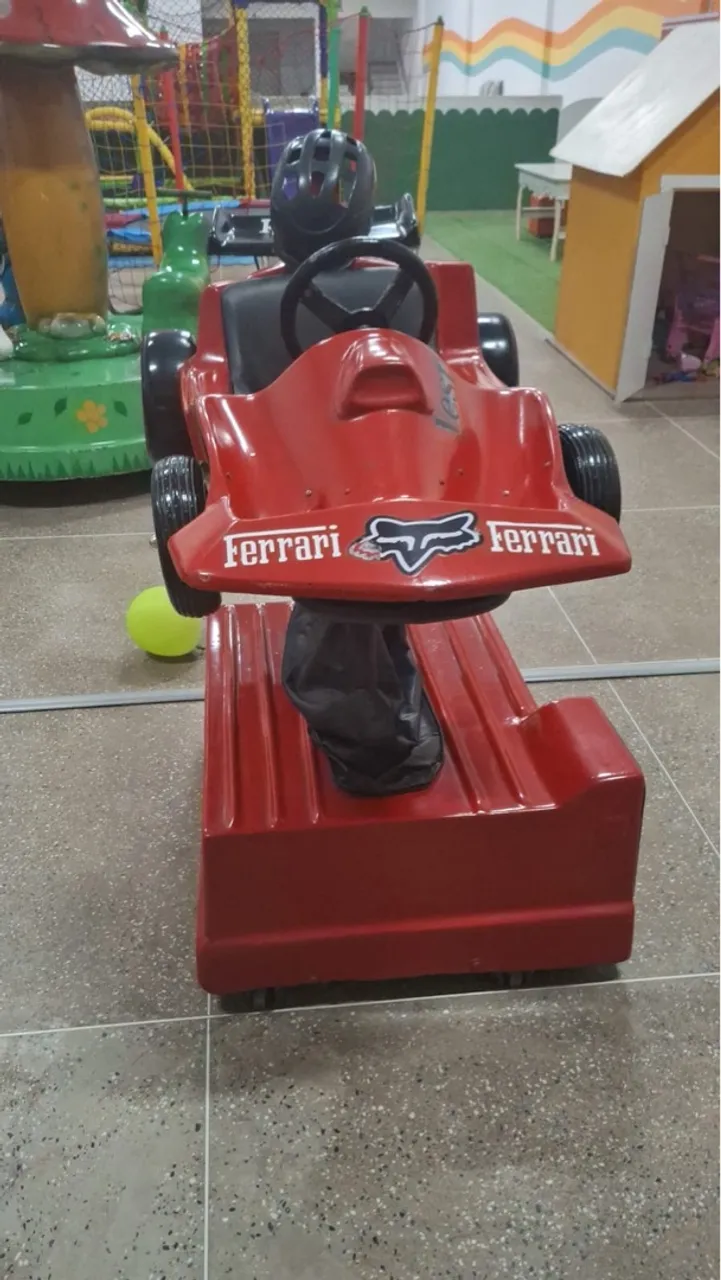 Carrinho de corrida infantil