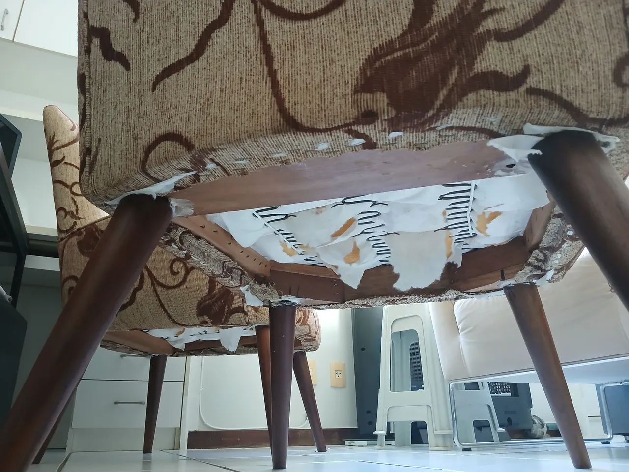 2 Poltronas Clássicas com Design Floral (marca: nobel) - super novas e sem cheiro. - Foto 5