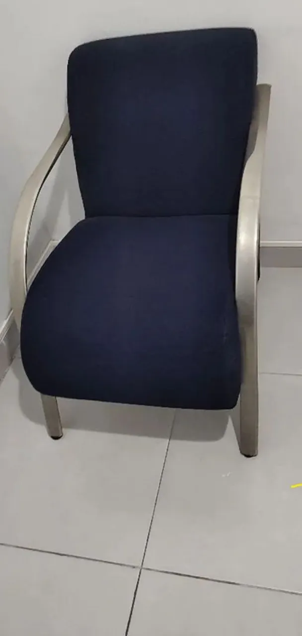 Poltrona confortável e moderna