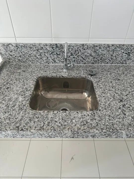 Bancada de Granito Branco Fortaleza com Cuba e Torneira Docol - Nova - Foto 3