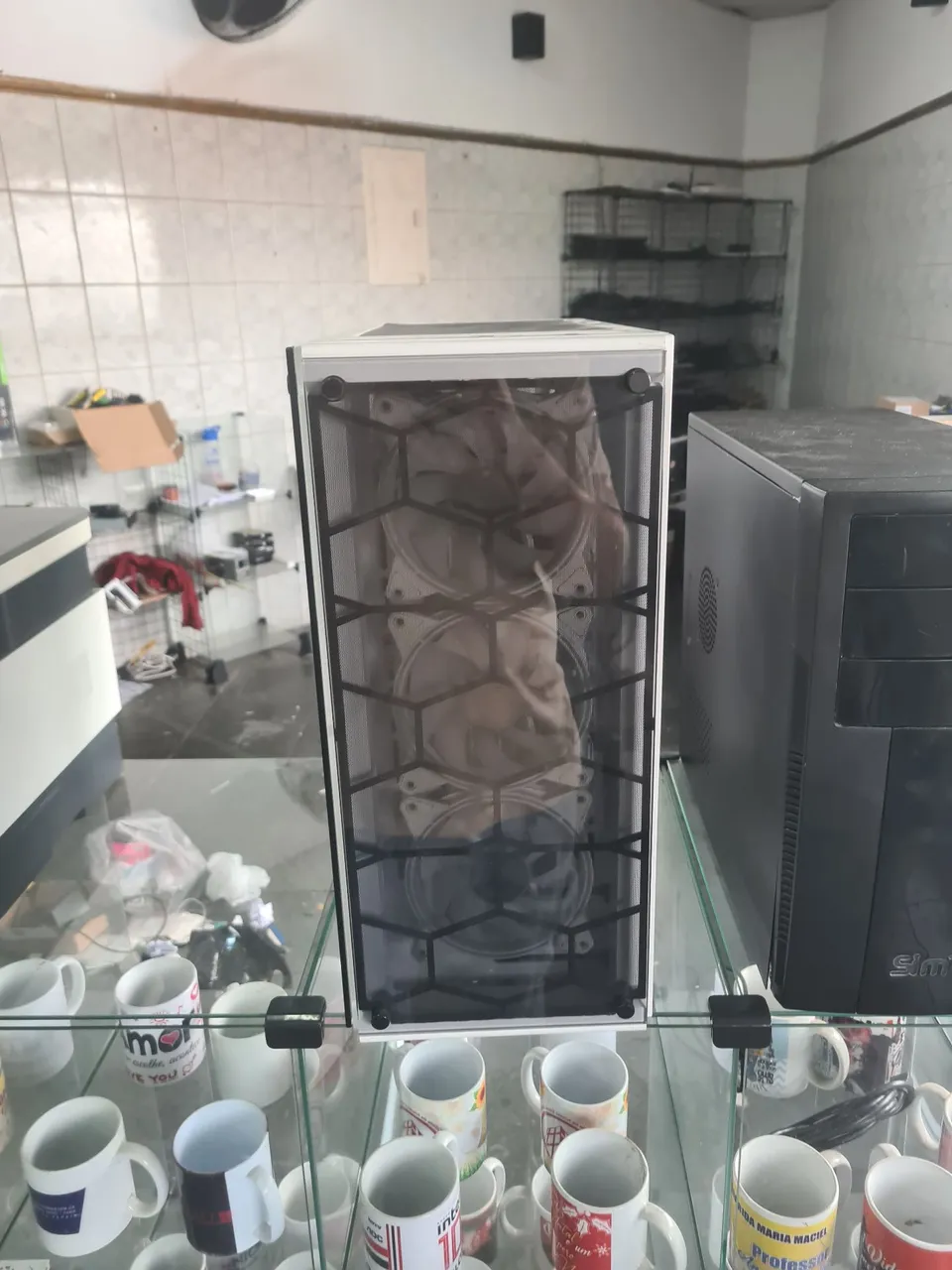 Gabinete Gamer com Ventoinhas e Design Moderno