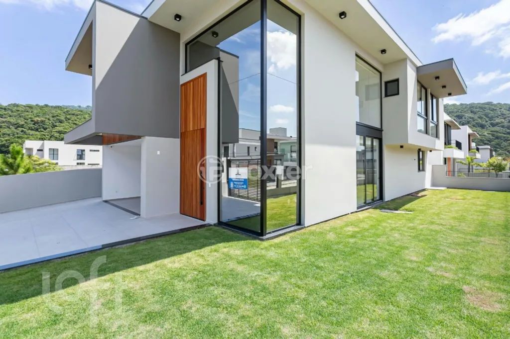 Casa à venda Rodovia Doutor Antônio Luiz Moura Gonzaga, Rio Tavares - Florianópolis