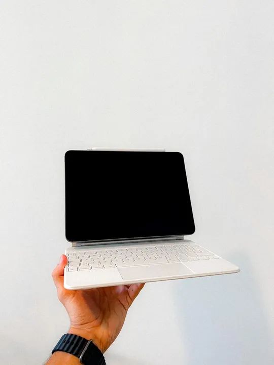 iPad Pro 2018 256GB Wi-Fi + Magic Keyboard PT + Apple Pencil 2ª Geração - Foto 3