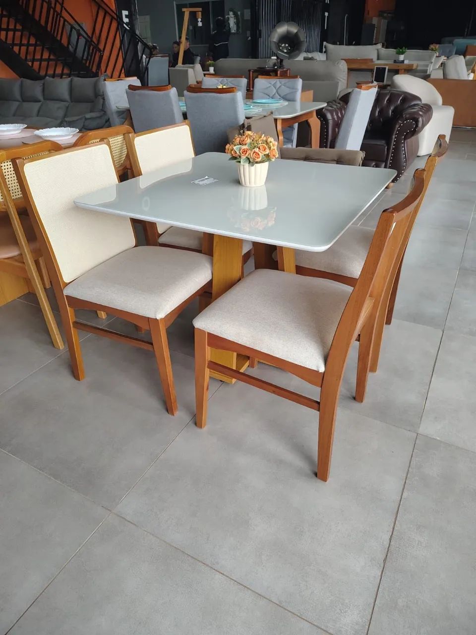 *MESA RUBI 90 x 90 c/ 4 CADEIRAS 