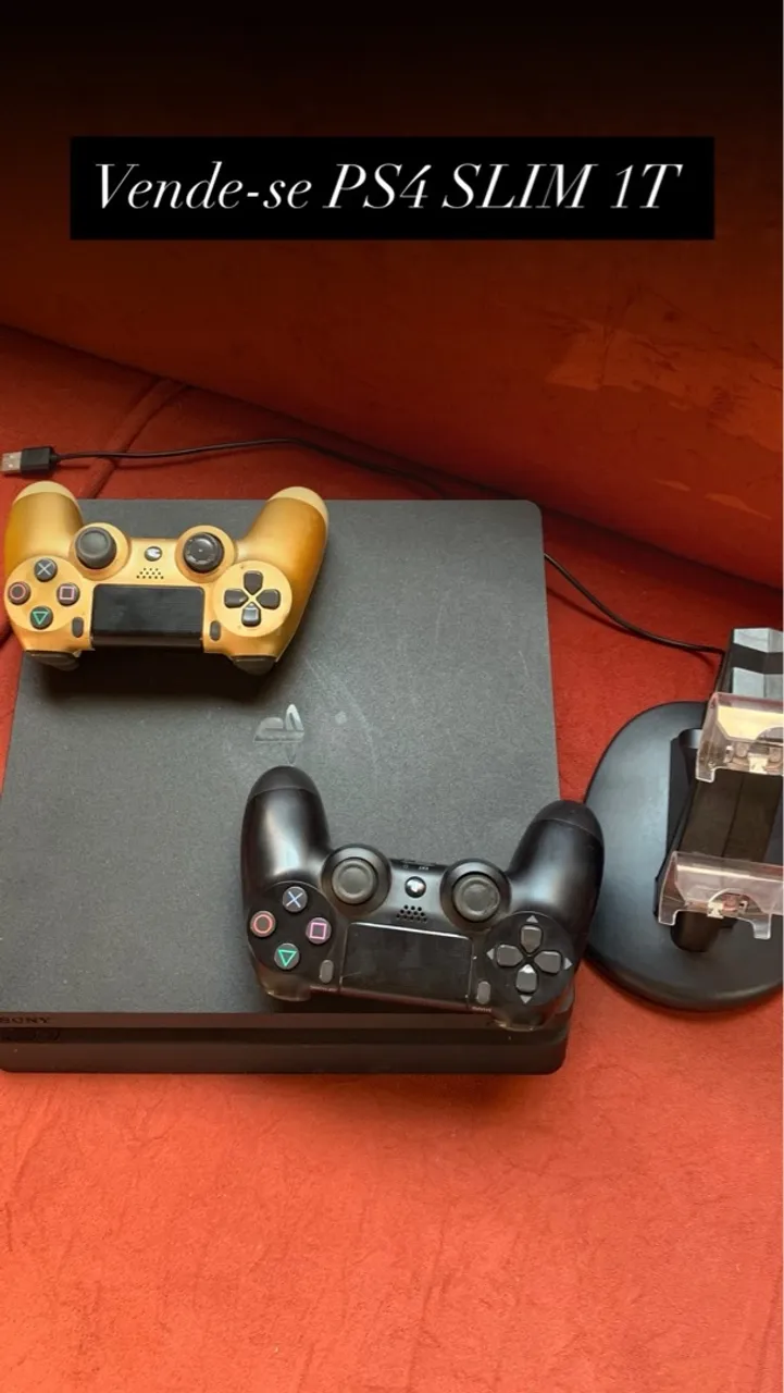 PS4 Slim 1TB com 3 Controles