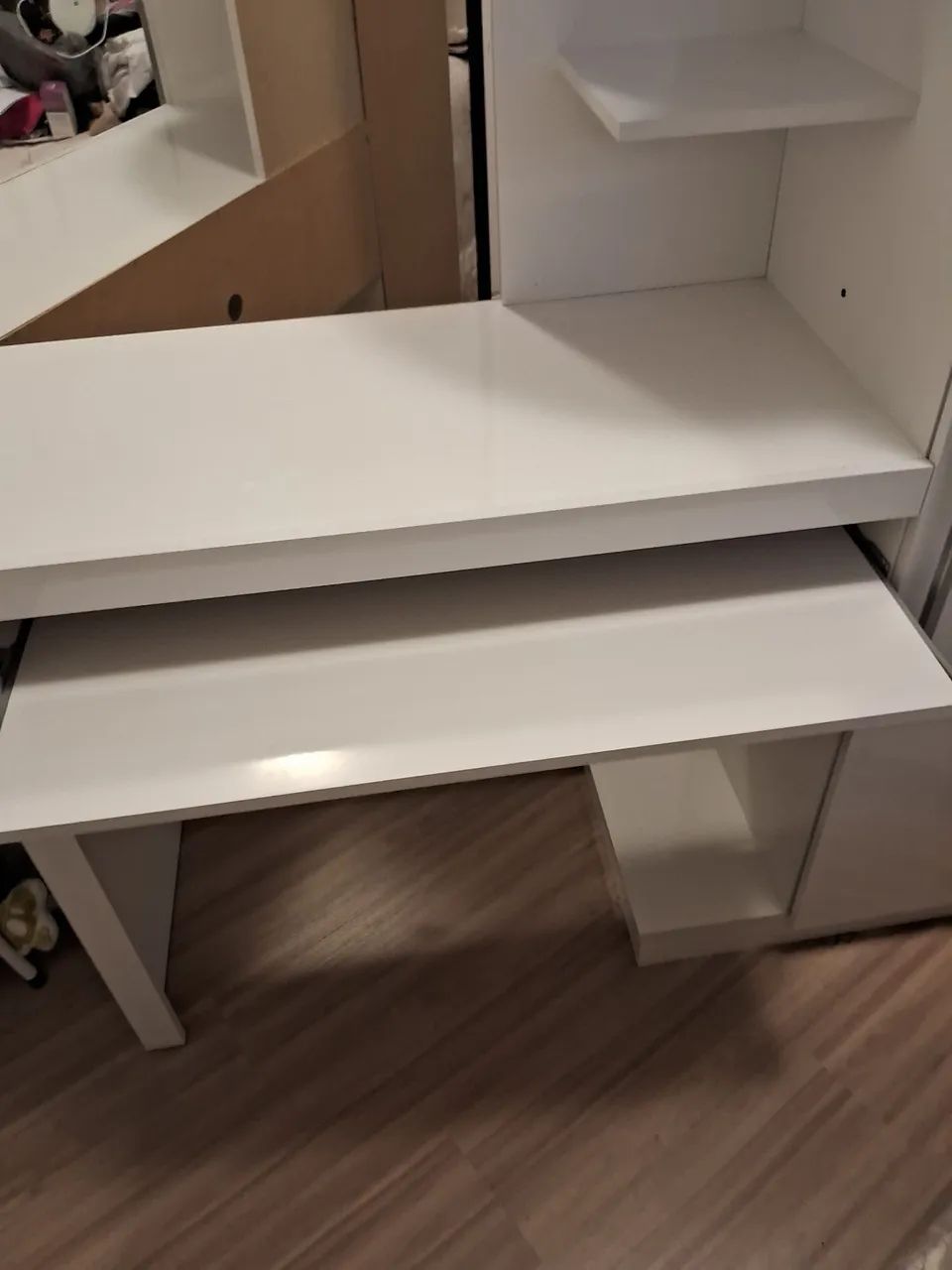 Escrivaninha branca com armário e gaveta - Foto 3