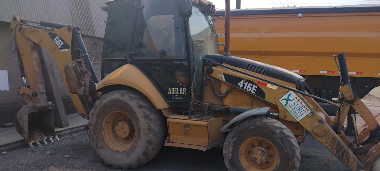 Retroescavadeira Caterpillar 416E - Foto 2