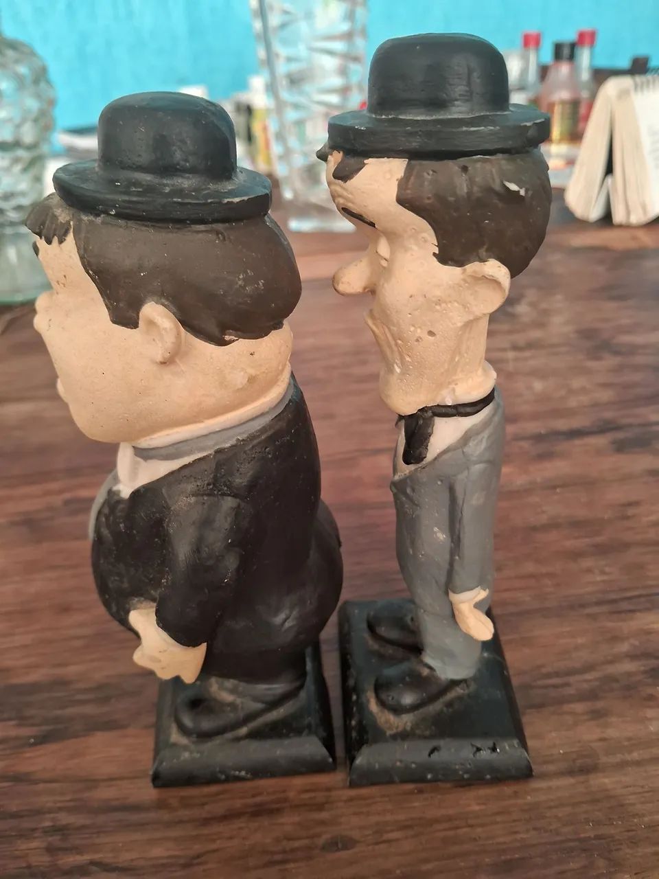 Dupla de Esculturas do Comediante Laurel e Hardy - Foto 4