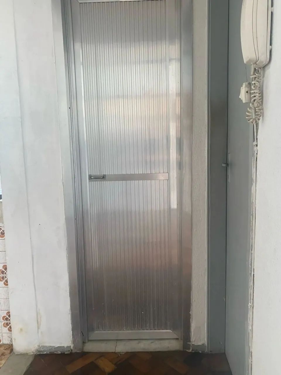 Localizado no bairro de Guadalupe, no Rio de Janeiro, este charmoso apartamento de 1 dormi - Foto 5