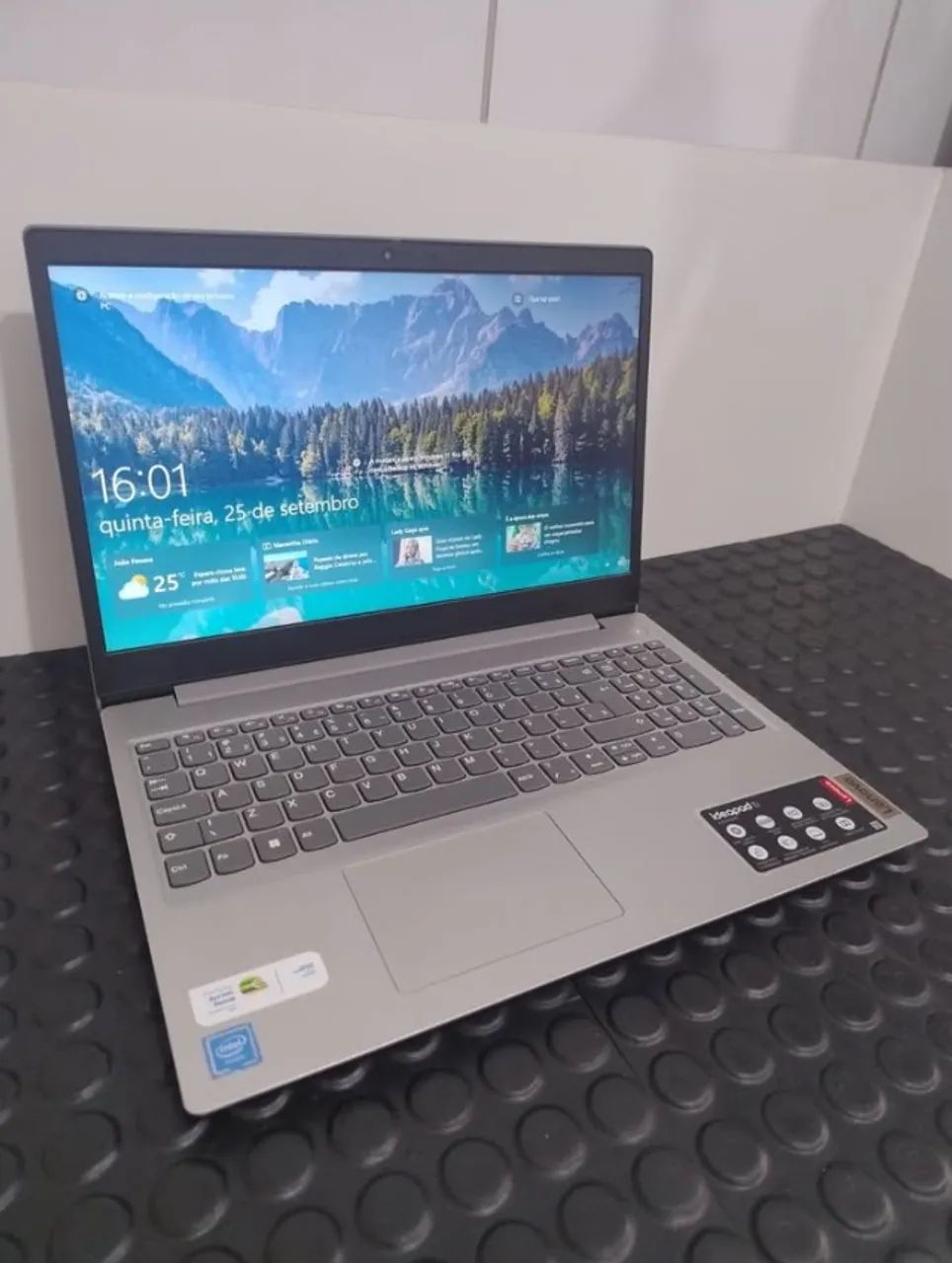 Lenovo Notebook: Intel dual core, 4GB DDR4, SSD installed. (very new device)64317758626562120