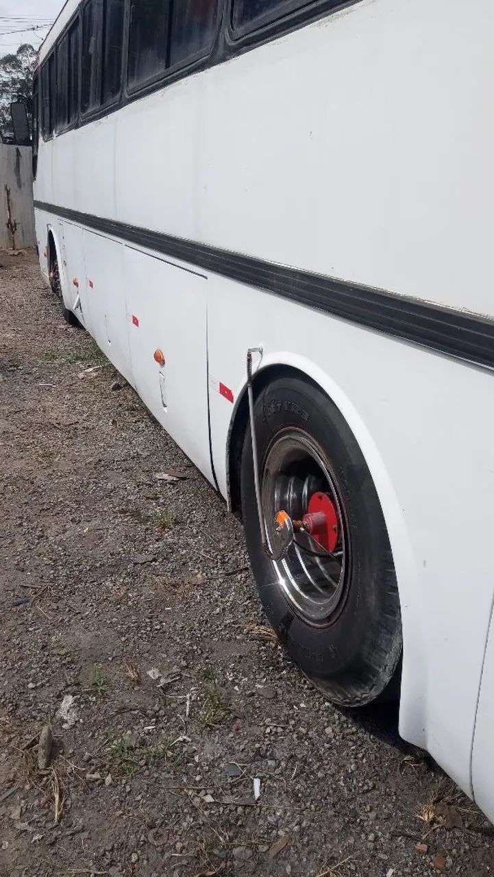 Vendo um ônibus 371 - Ano 91 Com banheiro e Cabinado  - Foto 5