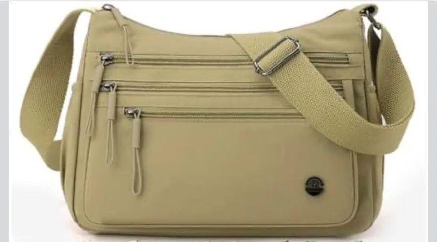 bolsa de ombro com vários bolsos