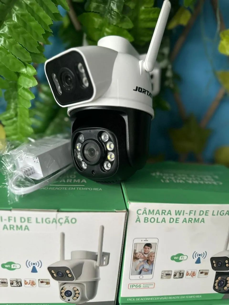 Câmera de segurança wi-fi de lente dupla full HD gira 360 e com visão noturna. - Foto 3