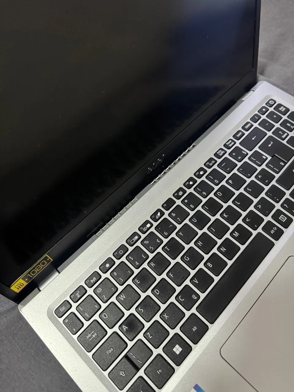 Notebook Acer - Tela HD 1080p