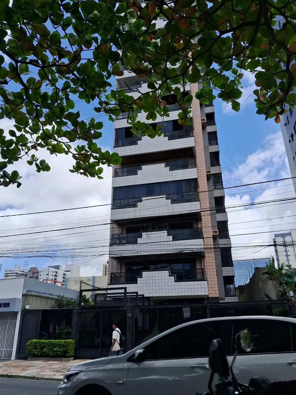 ALUGO APARTAMENTO 3 SUÍTES