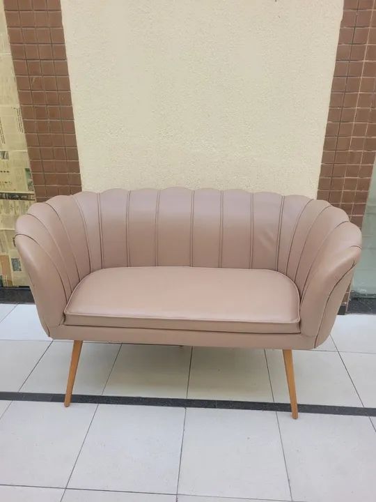 Sofá de 2 lugares em estilo vintage